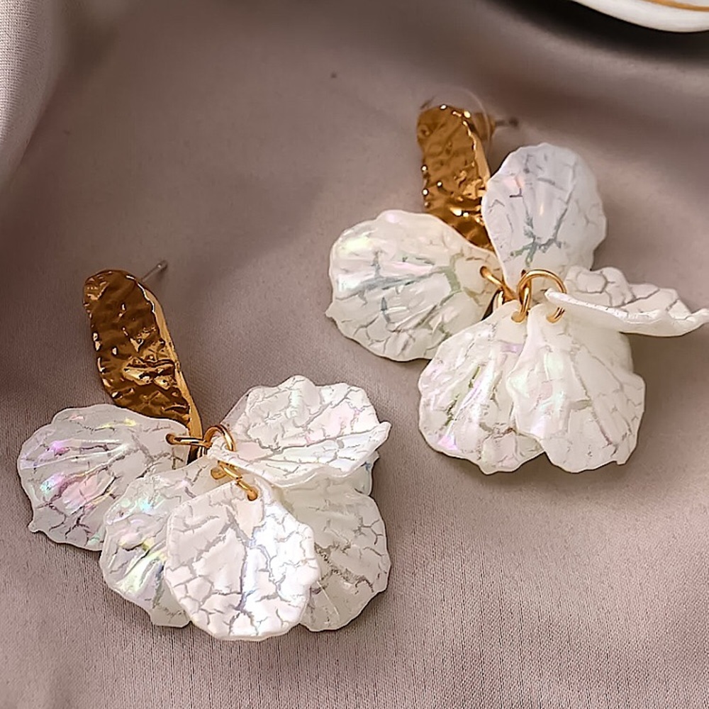 ⚜️𝟯𝟬%𝗢𝗙𝗙 𝗯𝘂𝗻𝗱𝗹𝗲𝘀 𝟯+⚜️ NEW Large Floral Shell Drop Earrings - Picture 4 of 8
